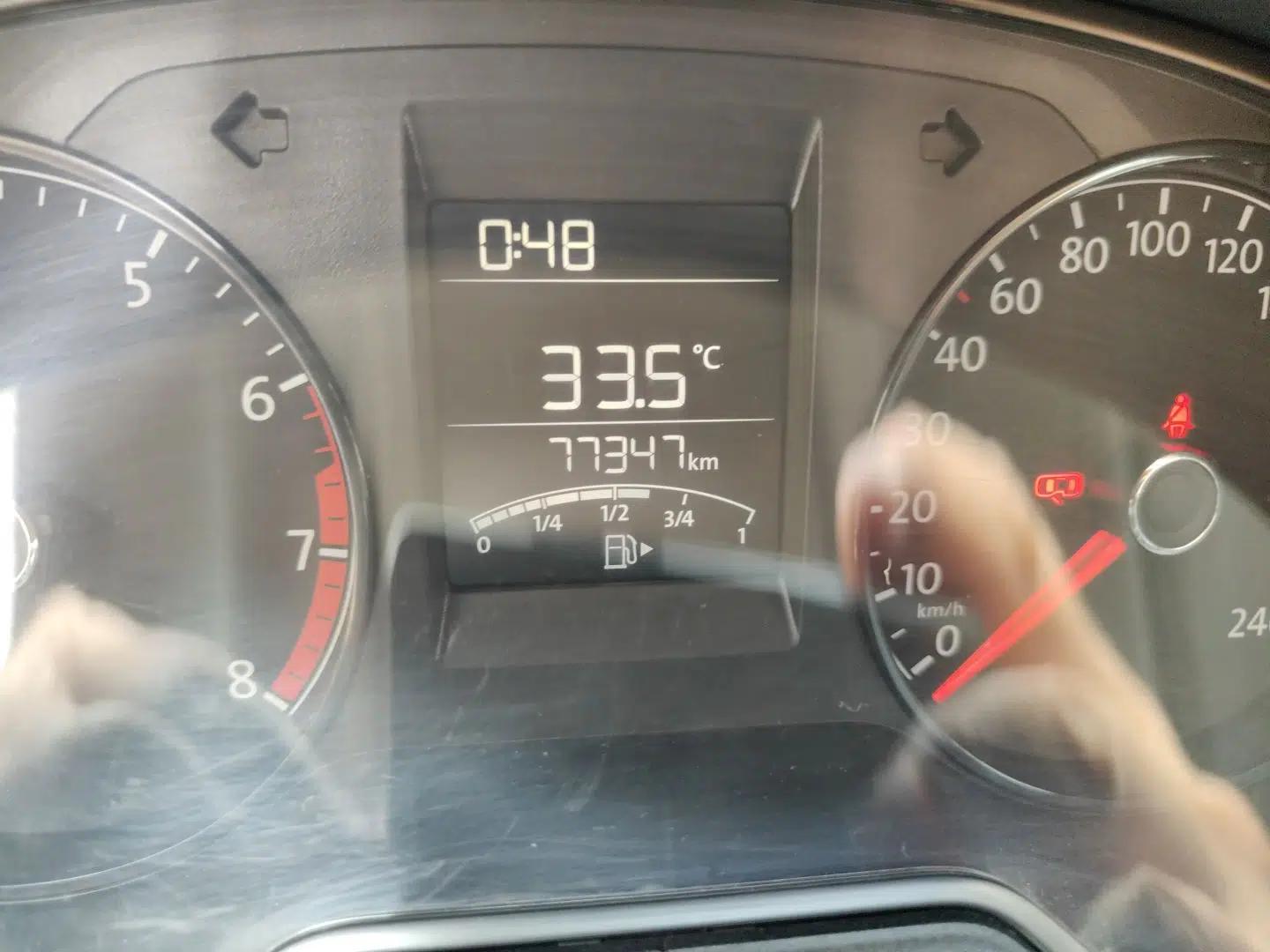 Volkswagen Polo 2016 1.4L Manual Fashion Model — миниатюра 8