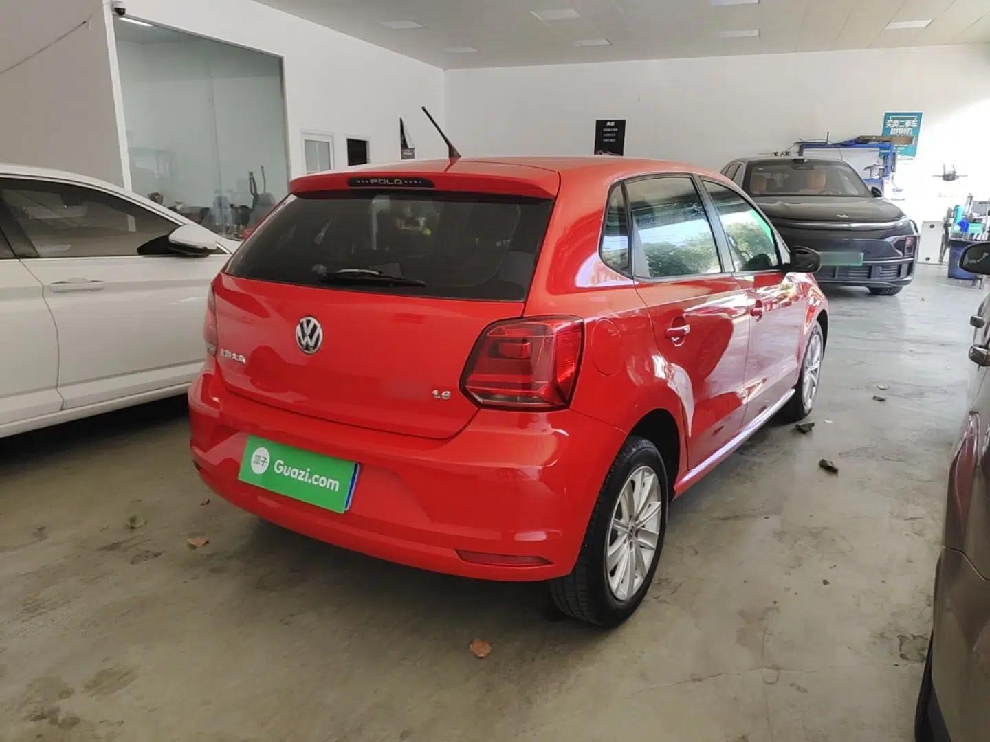 Volkswagen Polo 2014 1.6L Manual Comfort Edition — миниатюра 6