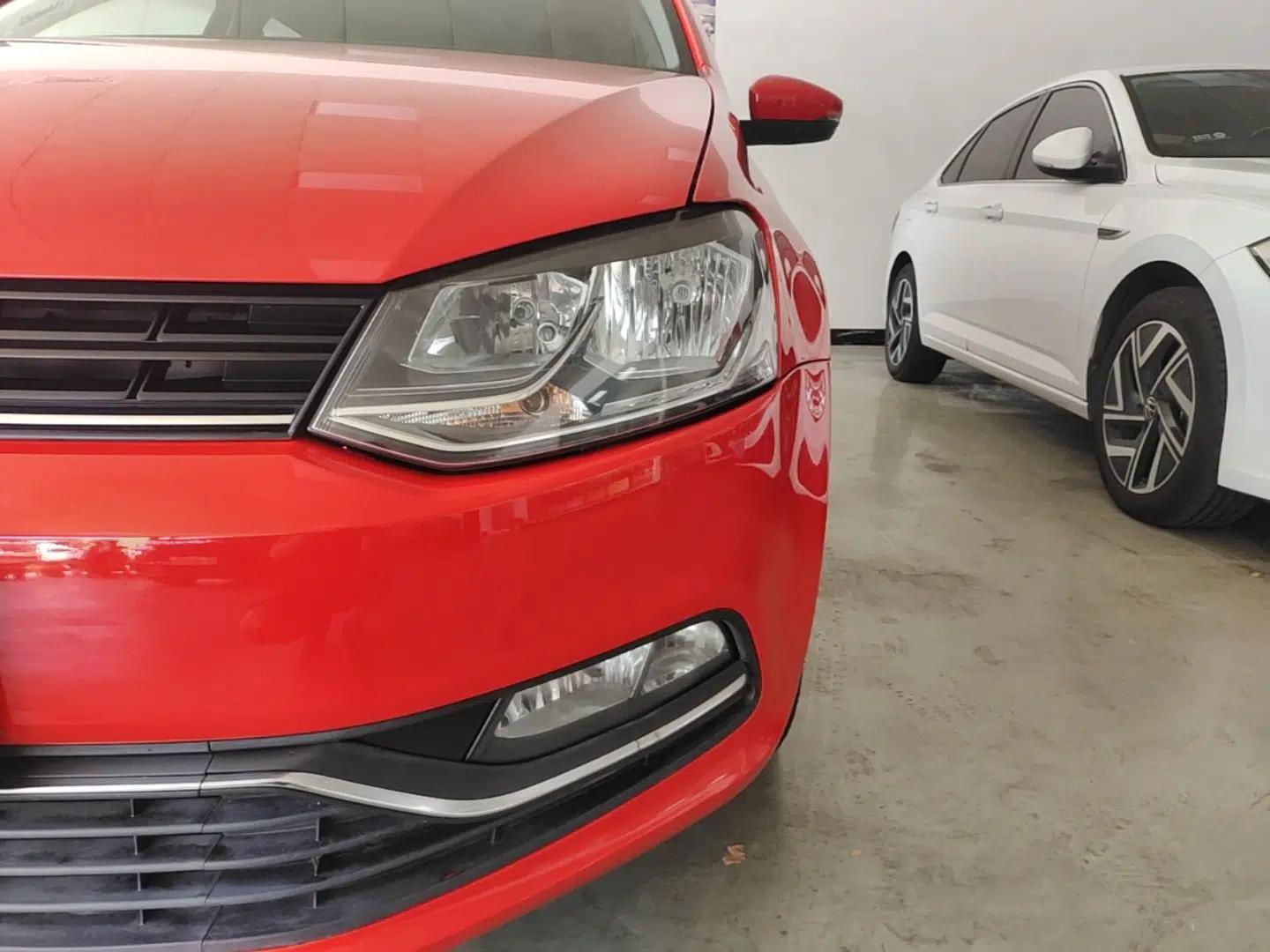 Volkswagen Polo 2014 1.6L Manual Comfort Edition — миниатюра 8