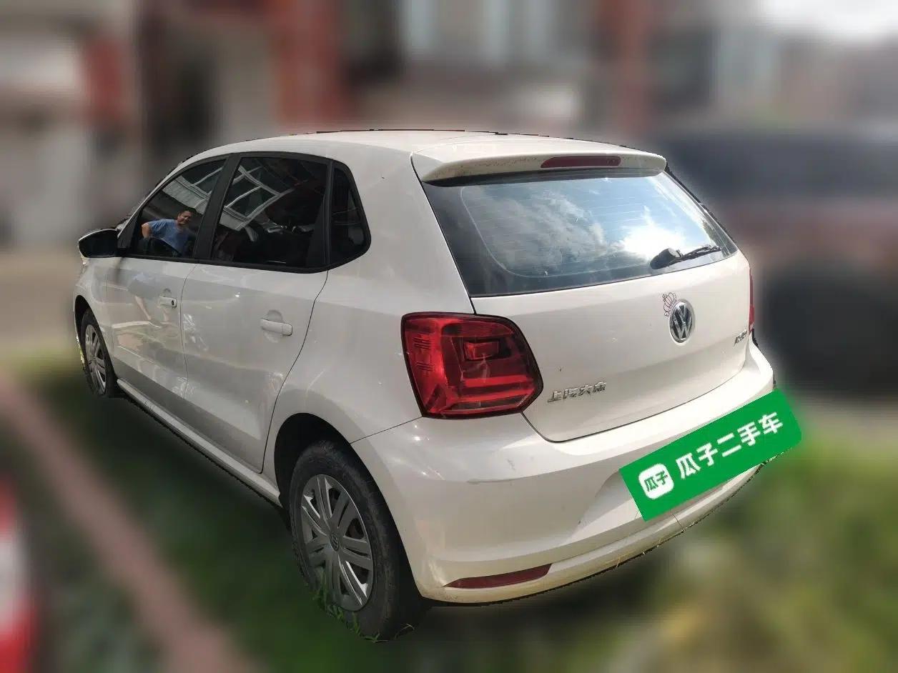 Volkswagen Polo 2016 1.4L Automatic Trendy Model — миниатюра 4
