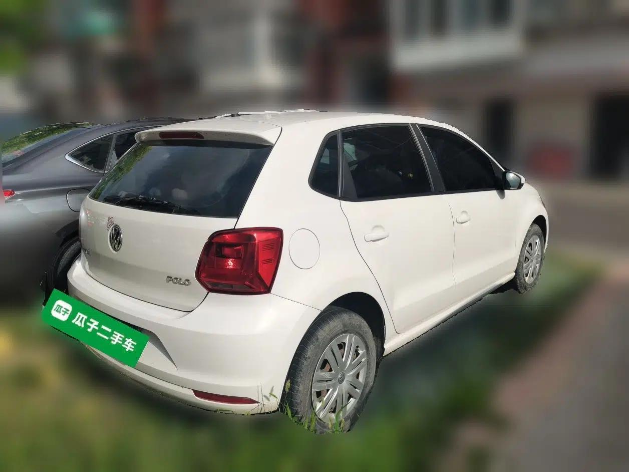 Volkswagen Polo 2016 1.4L Automatic Trendy Model — миниатюра 6