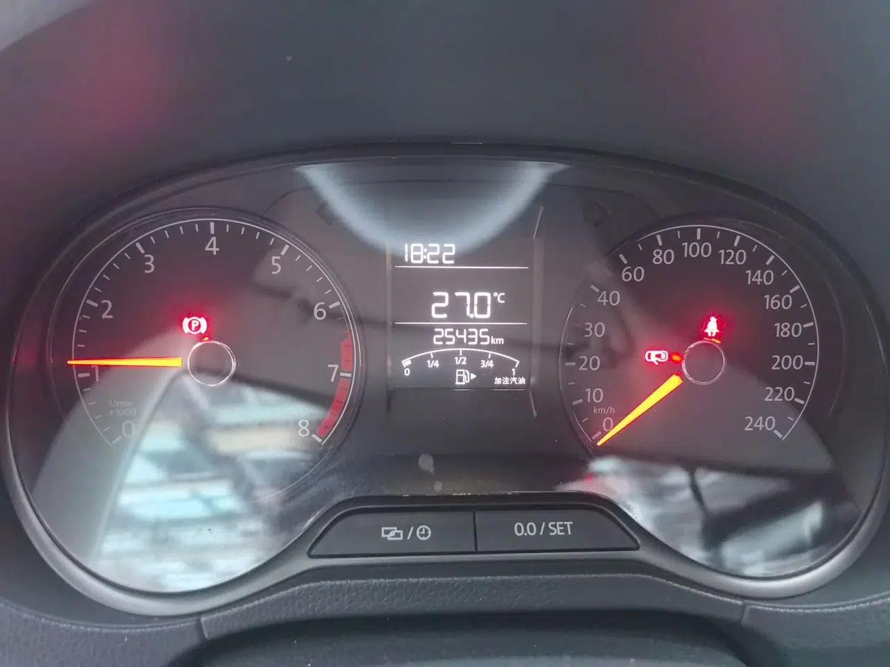 Volkswagen Polo 2016 1.4L Manual Fashion Model — миниатюра 11