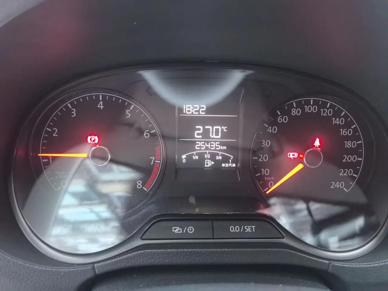 Volkswagen Polo 2016 1.4L Manual Fashion Model — миниатюра 12