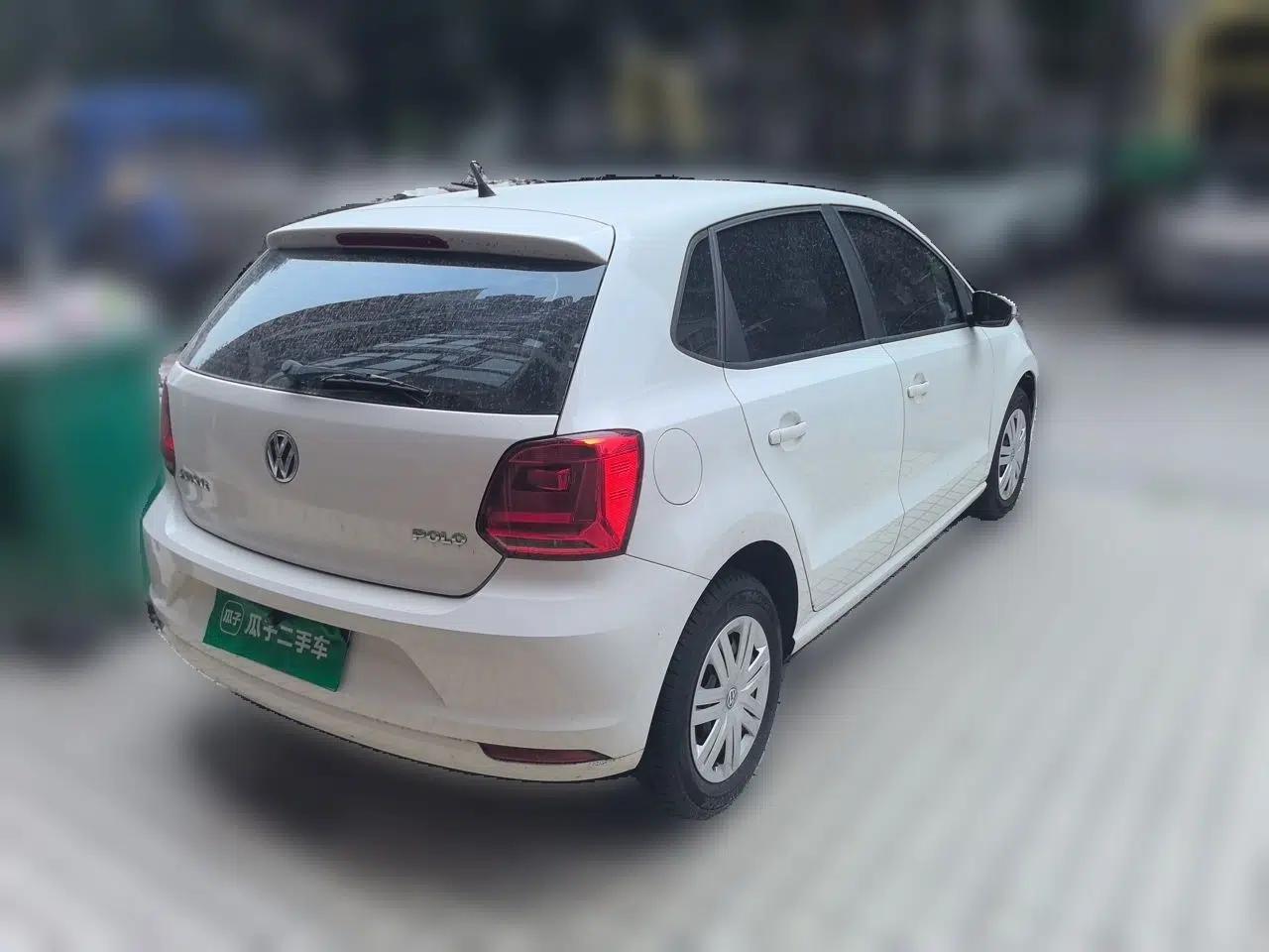 Volkswagen Polo 2016 1.4L Manual Fashion Model — миниатюра 6