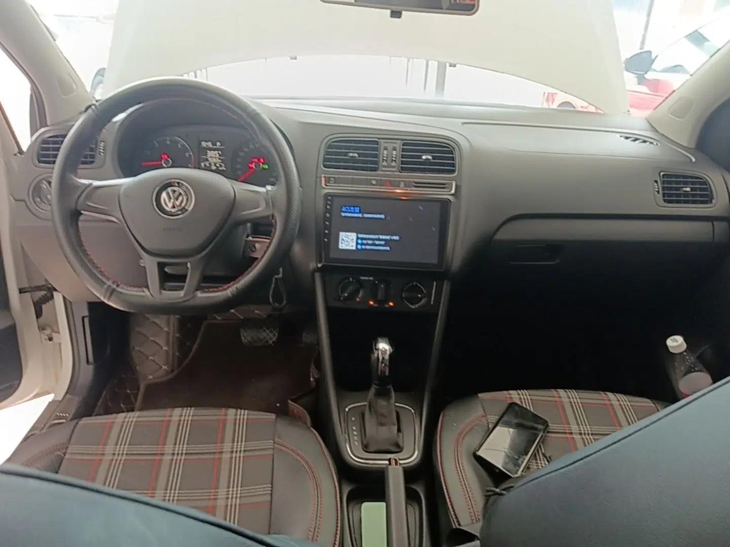 Volkswagen Polo 2018 1.5L Automatic Advanced Driving Model — миниатюра 17