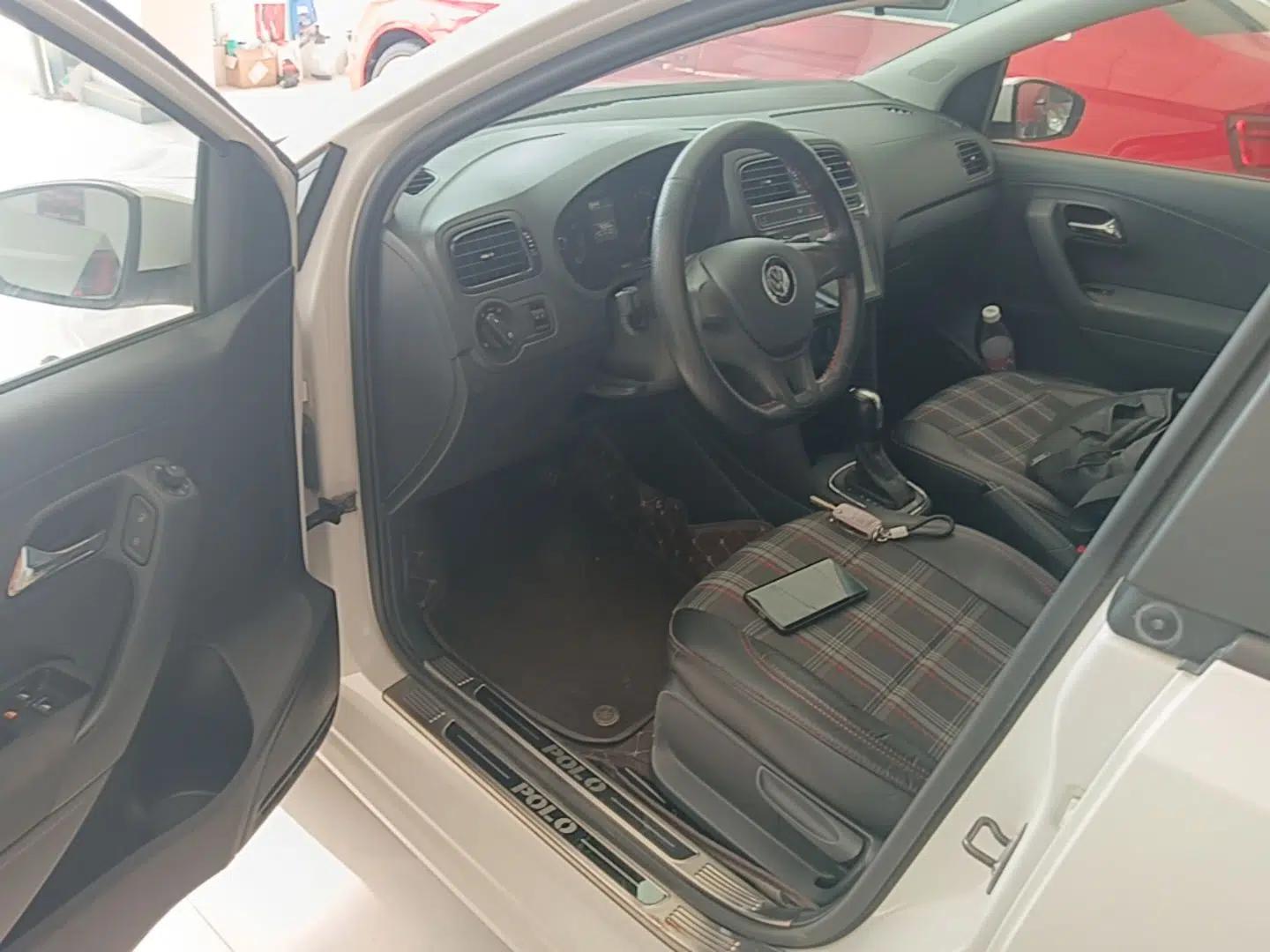 Volkswagen Polo 2018 1.5L Automatic Advanced Driving Model — миниатюра 23