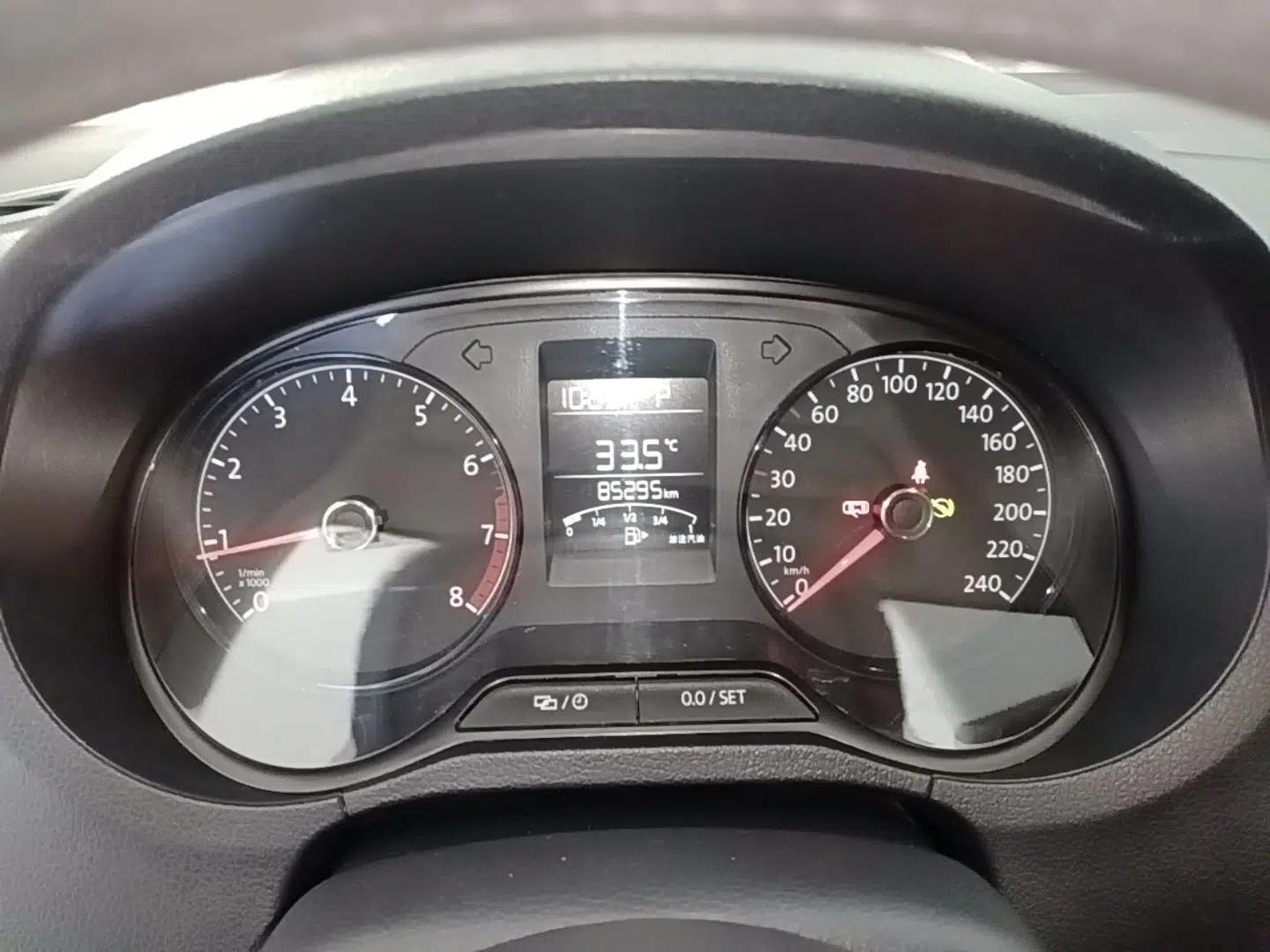Volkswagen Polo 2016 1.4L Automatic Trendy Model — миниатюра 14