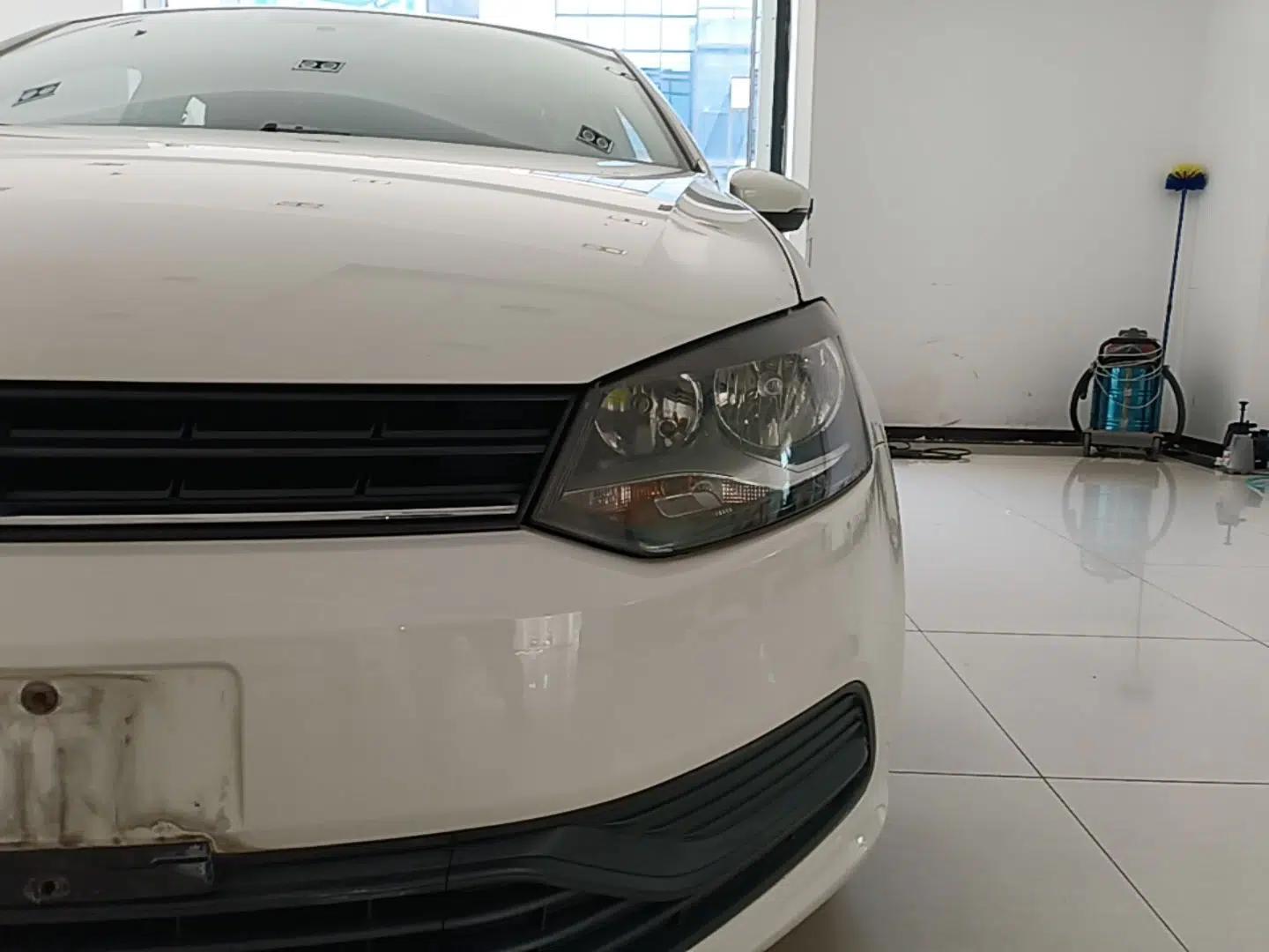 Volkswagen Polo 2016 1.4L Automatic Trendy Model — миниатюра 8