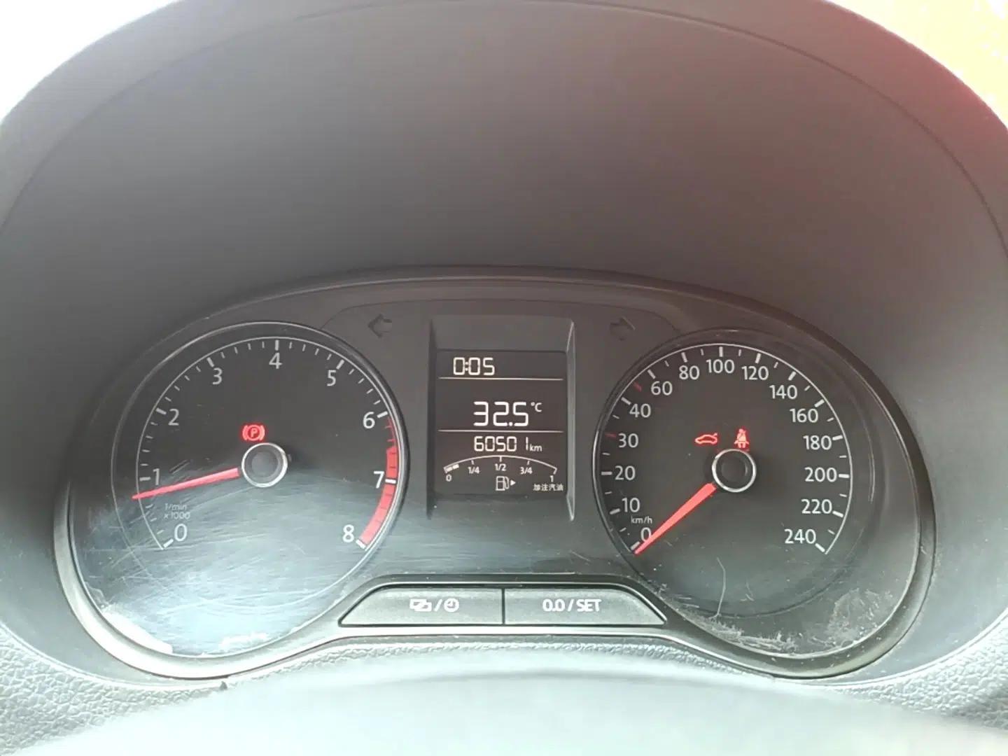 Volkswagen Polo 2018 1.5L Manual Drive-Comfort Model — миниатюра 14