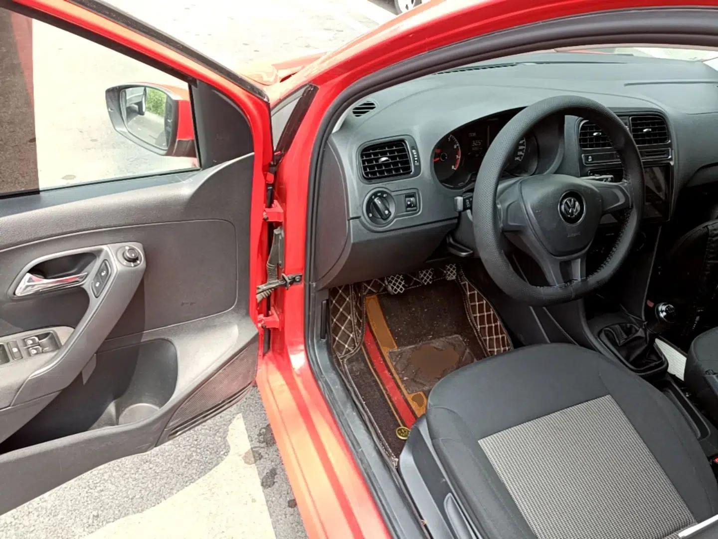 Volkswagen Polo 2018 1.5L Manual Drive-Comfort Model — миниатюра 18