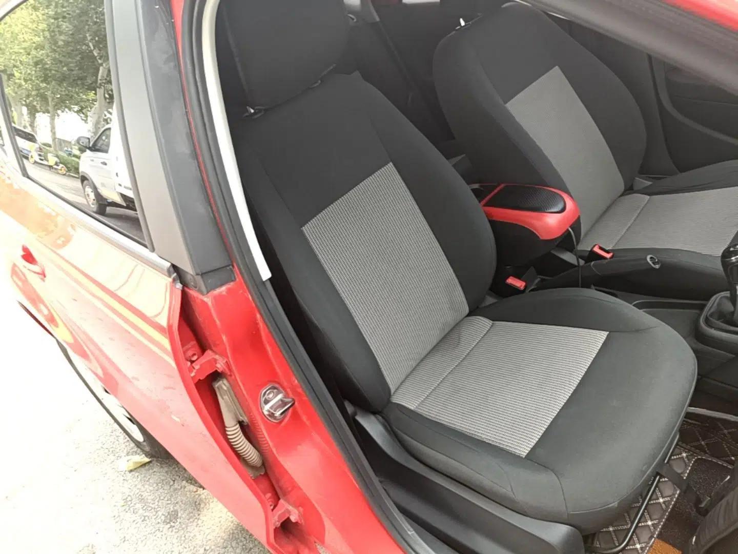 Volkswagen Polo 2018 1.5L Manual Drive-Comfort Model — миниатюра 19