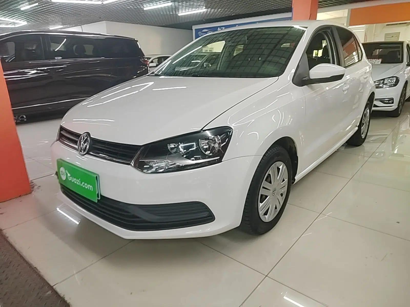 Volkswagen Polo 2018 1.5L Manual Drive-Comfort Model — миниатюра 1