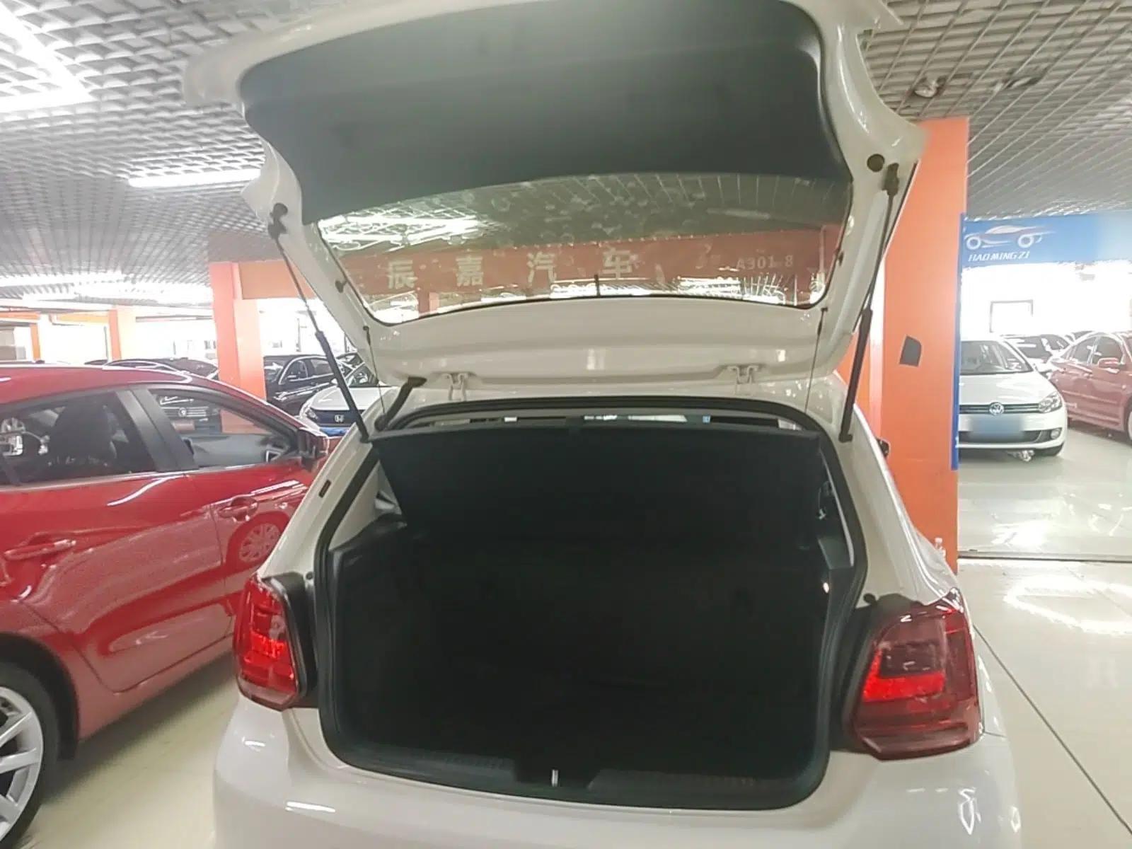 Volkswagen Polo 2018 1.5L Manual Drive-Comfort Model — миниатюра 22