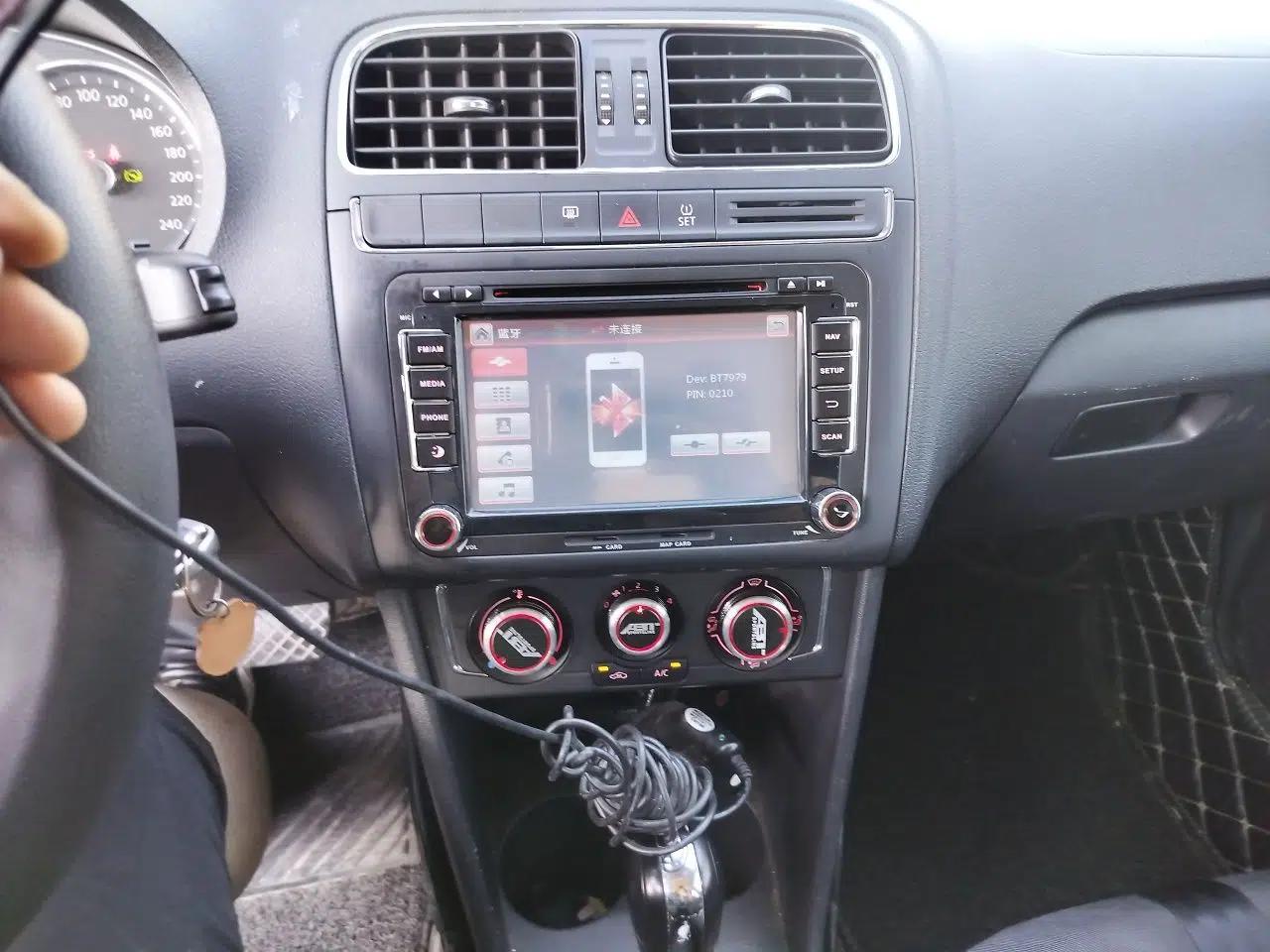 Volkswagen Polo 2014 1.6L Automatic Comfort Edition — миниатюра 13