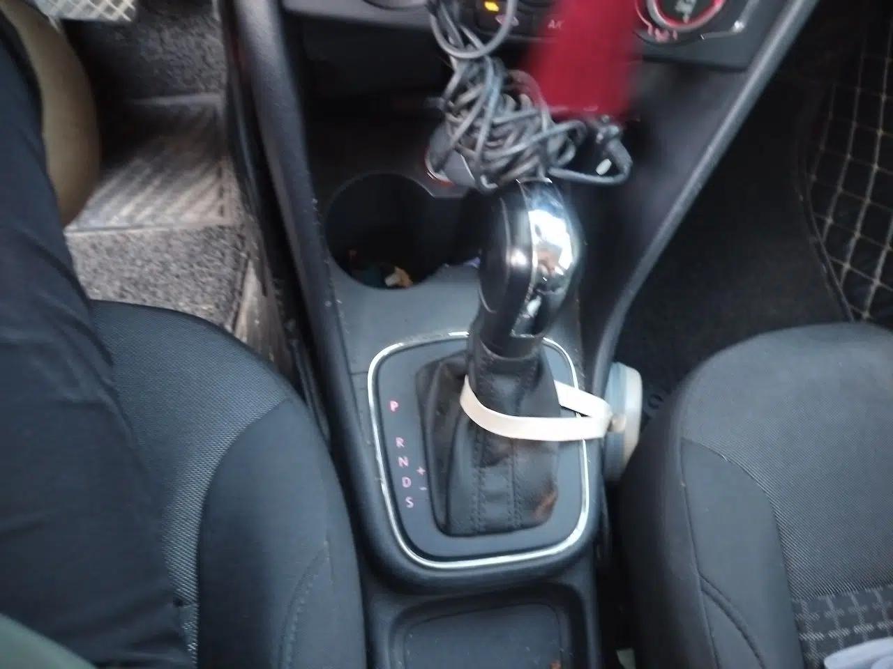 Volkswagen Polo 2014 1.6L Automatic Comfort Edition — миниатюра 14