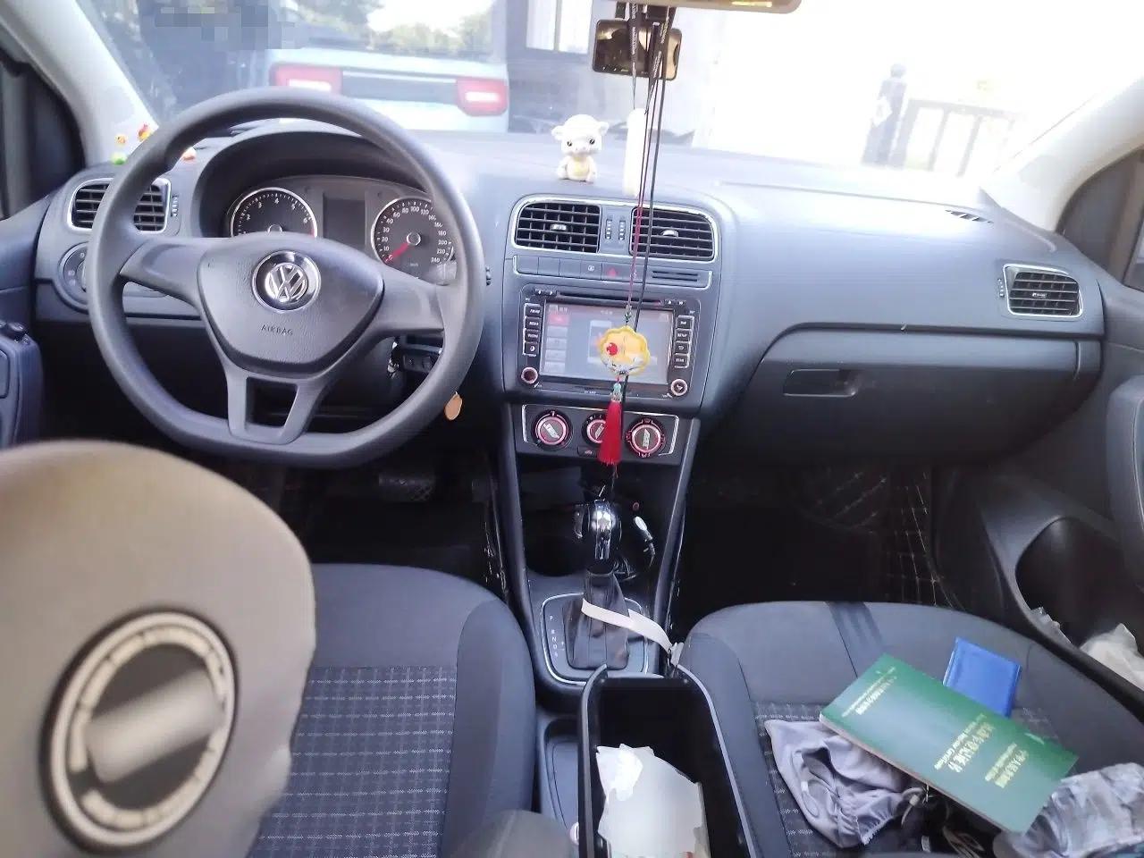 Volkswagen Polo 2014 1.6L Automatic Comfort Edition — миниатюра 9