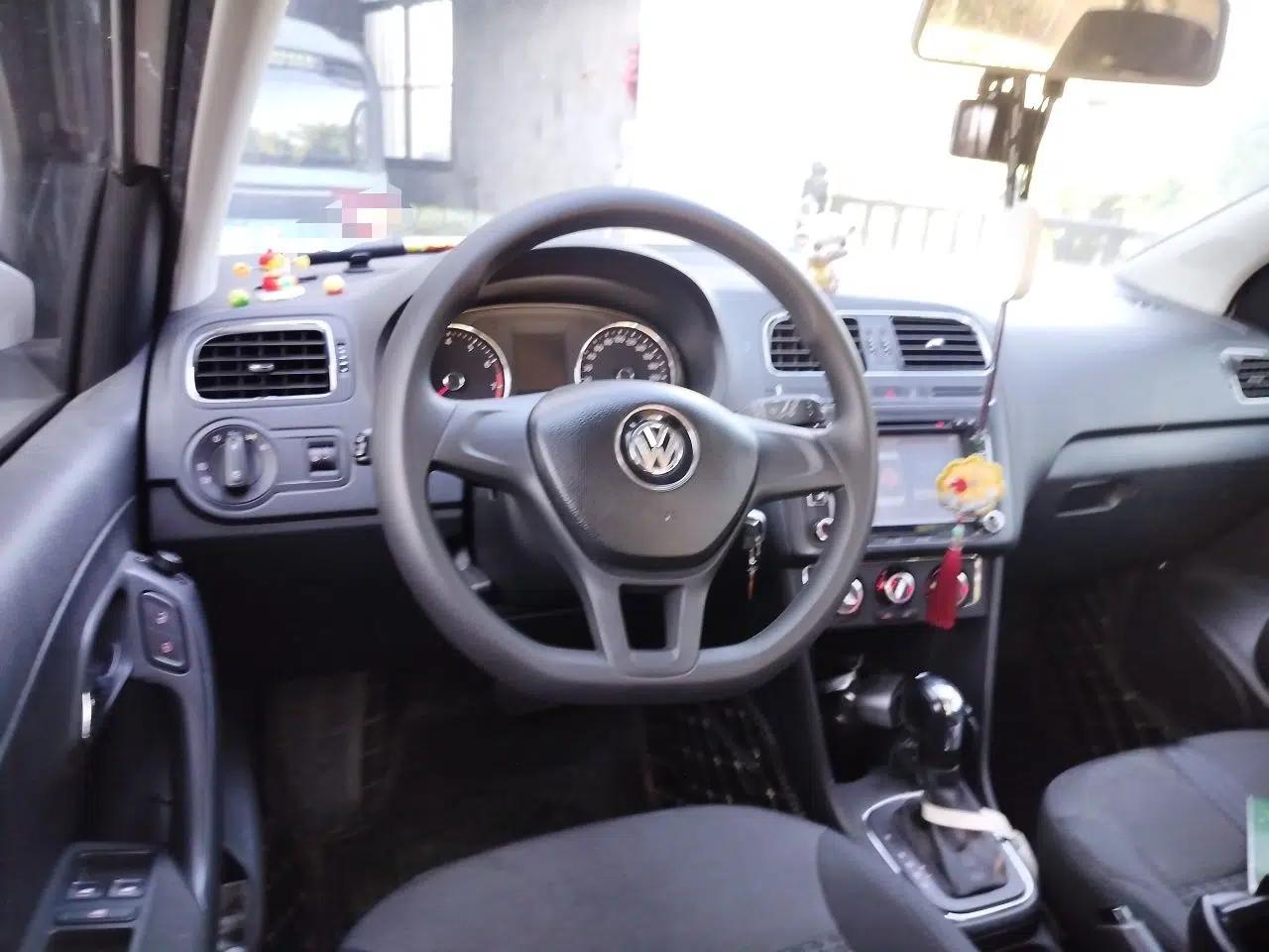Volkswagen Polo 2014 1.6L Automatic Comfort Edition — миниатюра 10