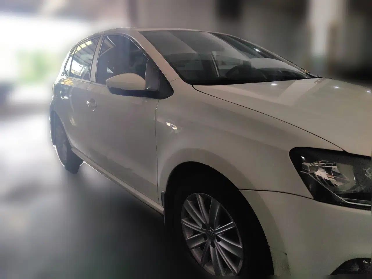 Volkswagen Polo 2014 1.6L Automatic Comfort Edition — миниатюра 3