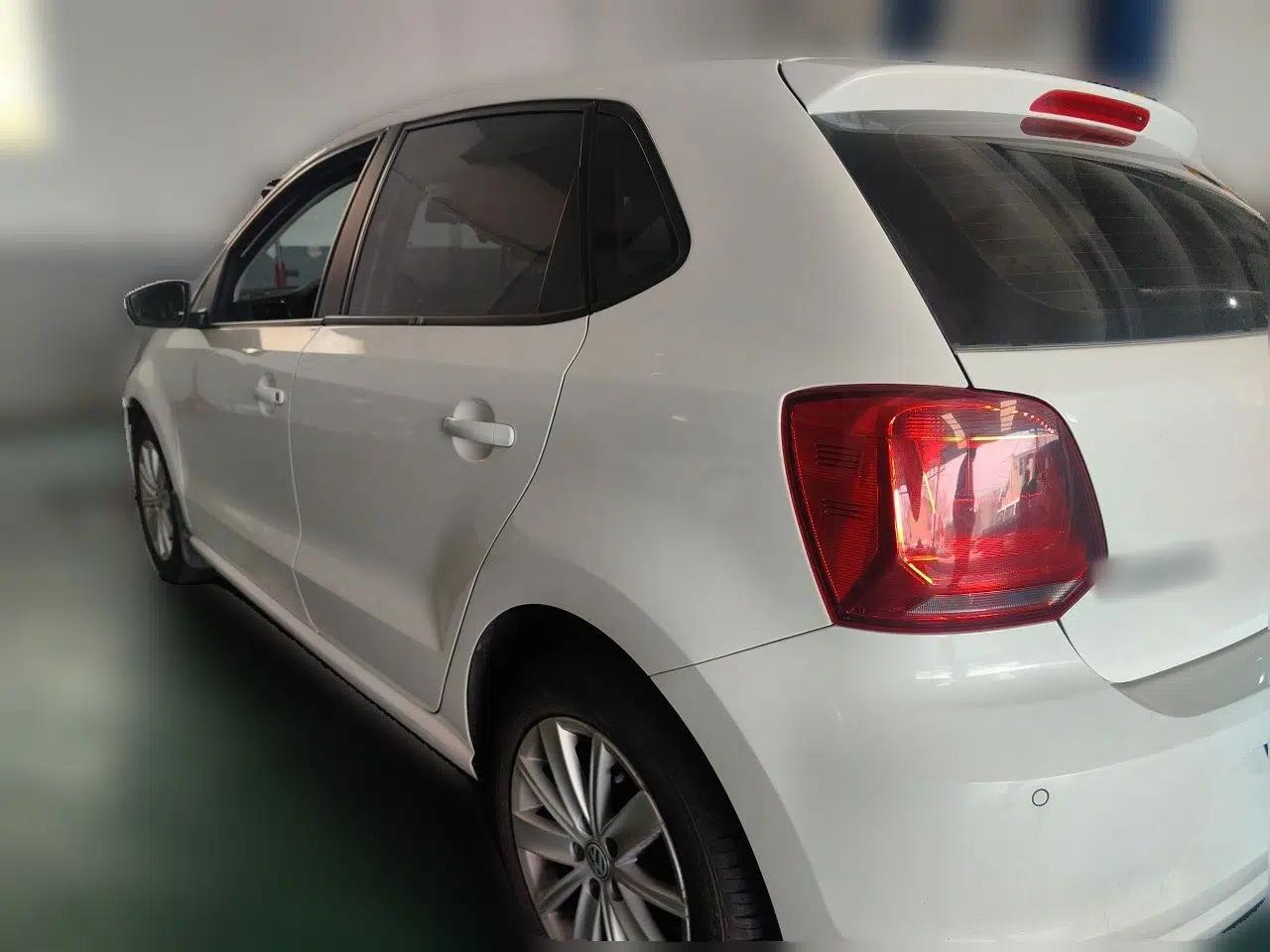 Volkswagen Polo 2014 1.6L Automatic Comfort Edition — миниатюра 4