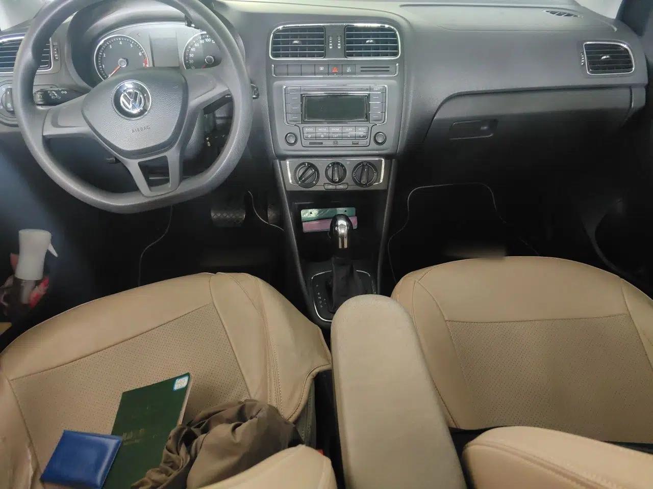 Volkswagen Polo 2014 1.6L Automatic Comfort Edition — миниатюра 9