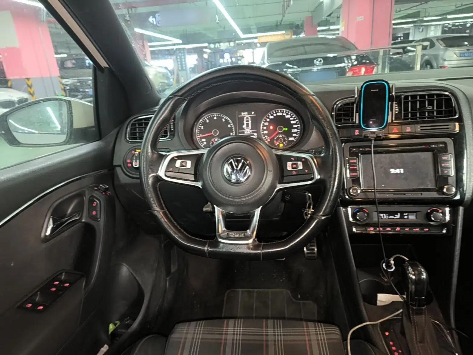 Volkswagen Polo 2015 1.4TSI GTI — миниатюра 13