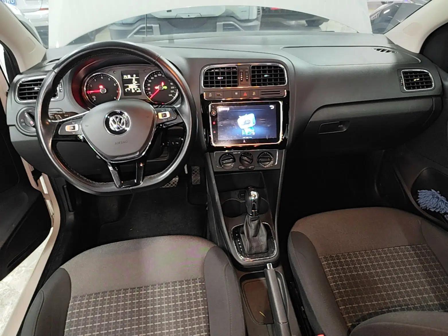 Volkswagen Polo 2018 1.5L Automatic Enjoyment Model — миниатюра 17
