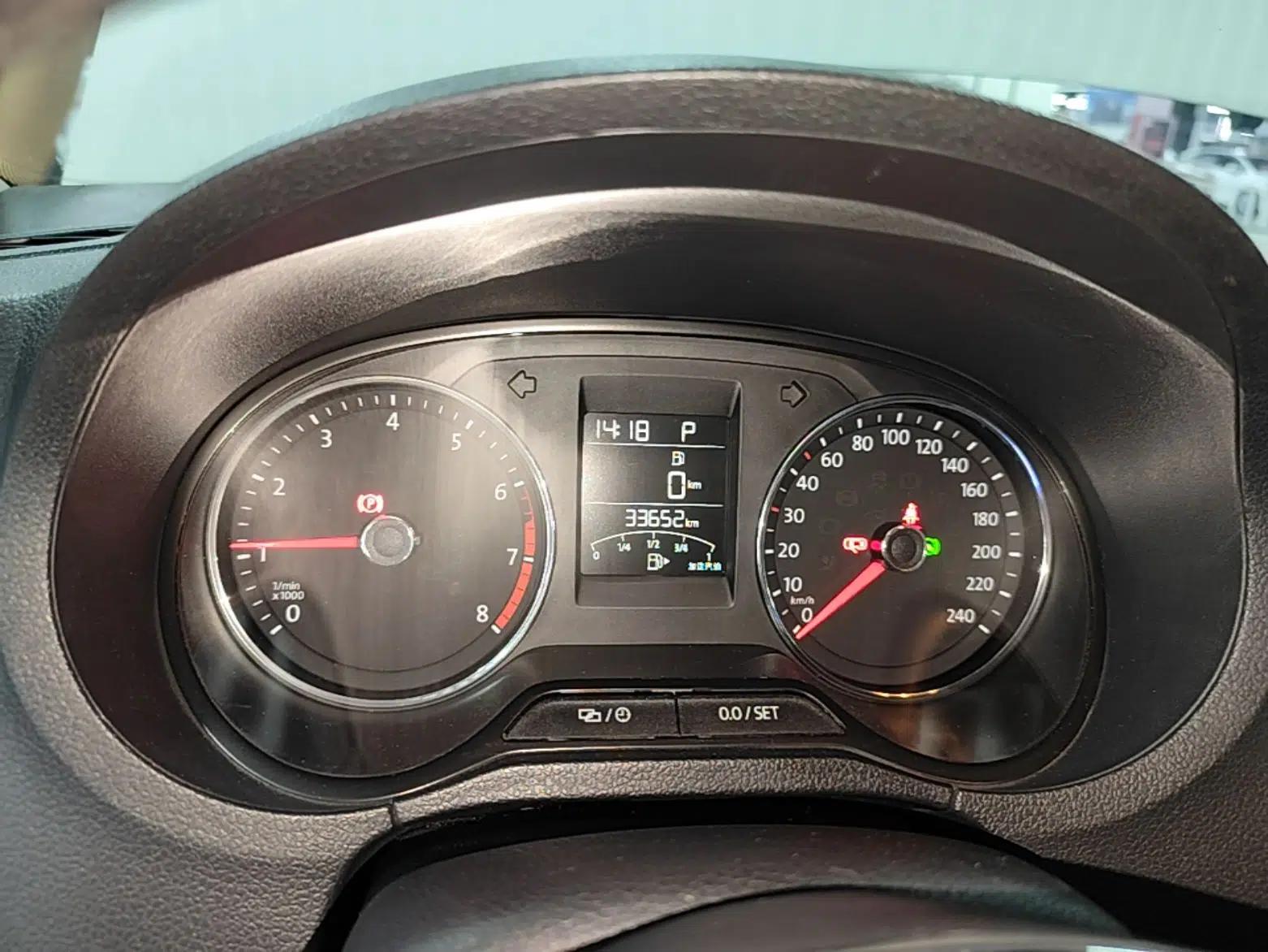 Volkswagen Polo 2018 1.5L Automatic Enjoyment Model — миниатюра 19
