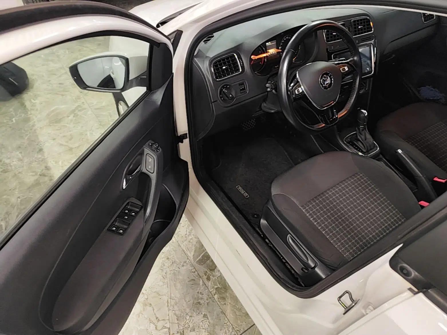 Volkswagen Polo 2018 1.5L Automatic Enjoyment Model — миниатюра 23
