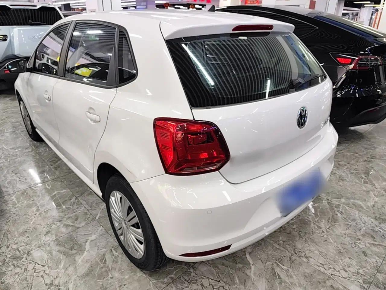 Volkswagen Polo 2018 1.5L Automatic Enjoyment Model — миниатюра 4