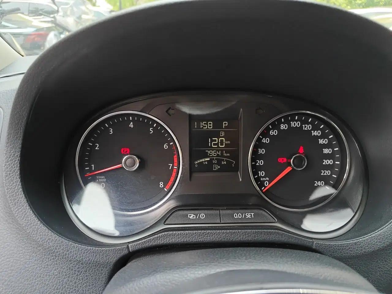 Volkswagen Polo 2018 1.5L Automatic Enjoyment Model — миниатюра 11