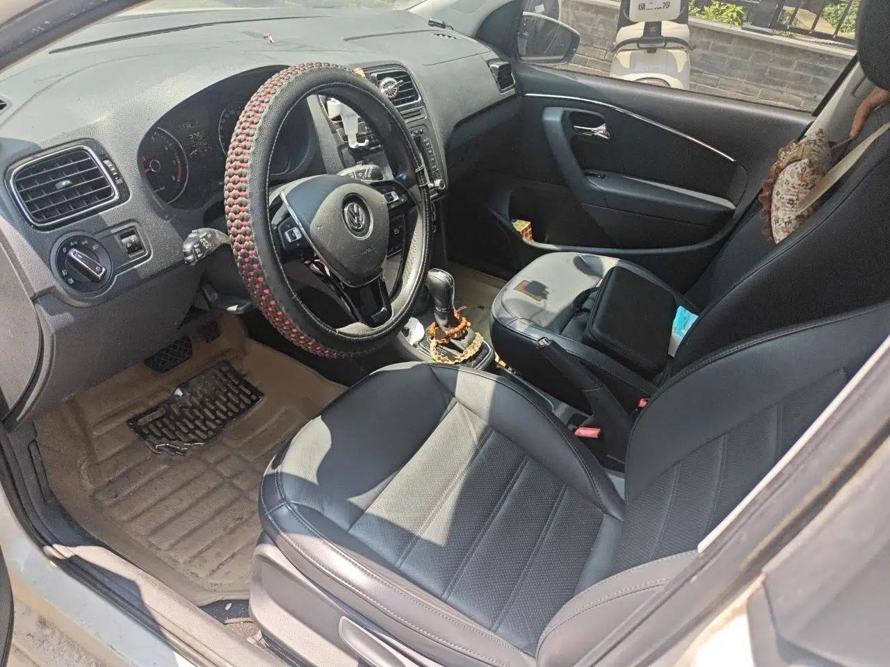 Volkswagen Polo 2014 1.6L Automatic Luxury Edition — миниатюра 15