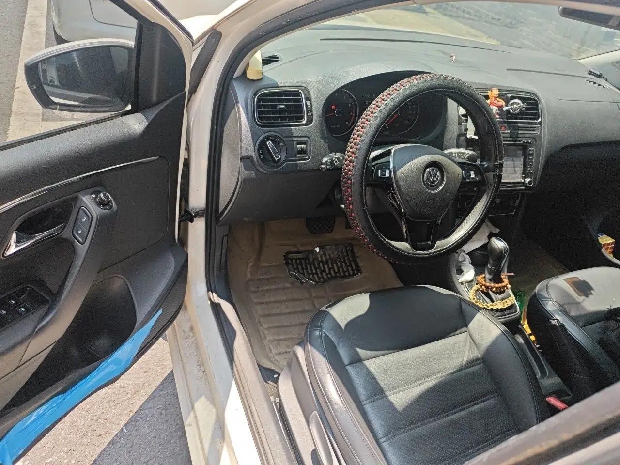 Volkswagen Polo 2014 1.6L Automatic Luxury Edition — миниатюра 16
