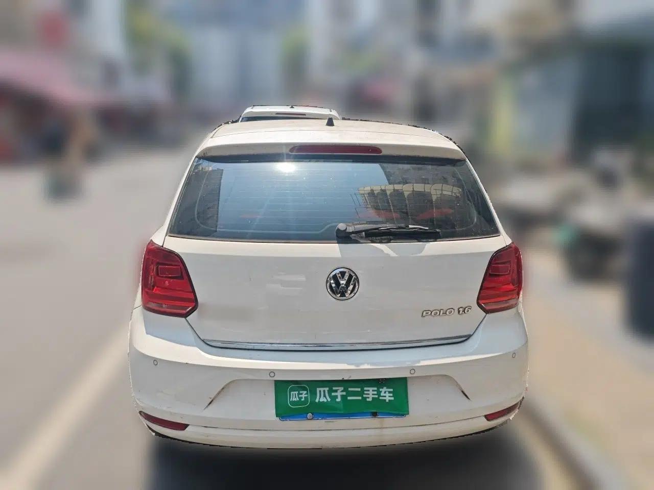 Volkswagen Polo 2014 1.6L Automatic Luxury Edition — миниатюра 5