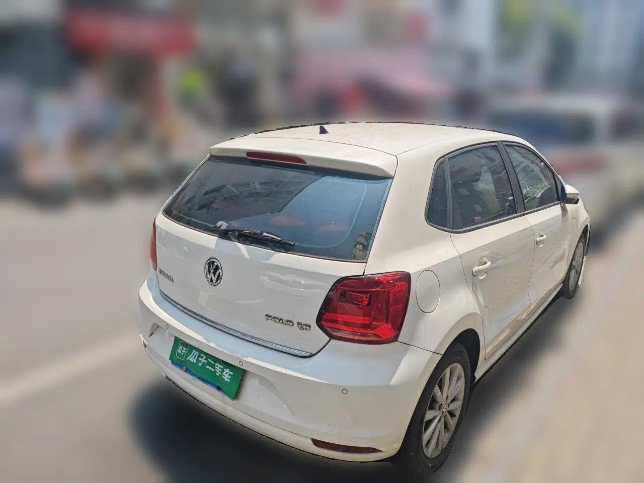 Volkswagen Polo 2014 1.6L Automatic Luxury Edition — миниатюра 6