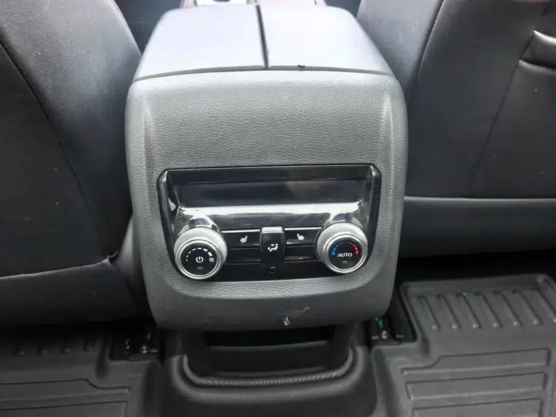 Lingyu 2021 EcoBoost 225 6-seater Premium Model — миниатюра 11