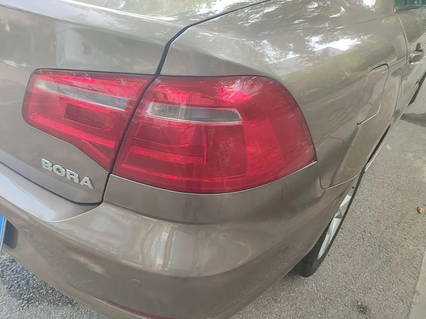 Volkswagen Bora 2015 Value Edition 1.6L Automatic Comfort Version — миниатюра 9
