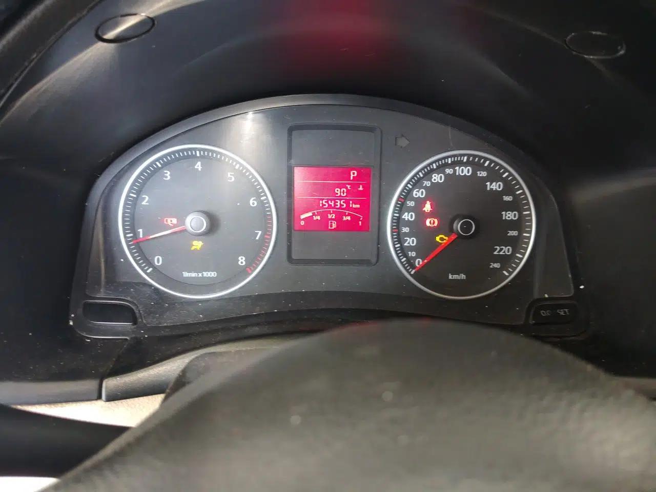 Volkswagen Bora 2012 1.6L Automatic Fashion Edition — миниатюра 11