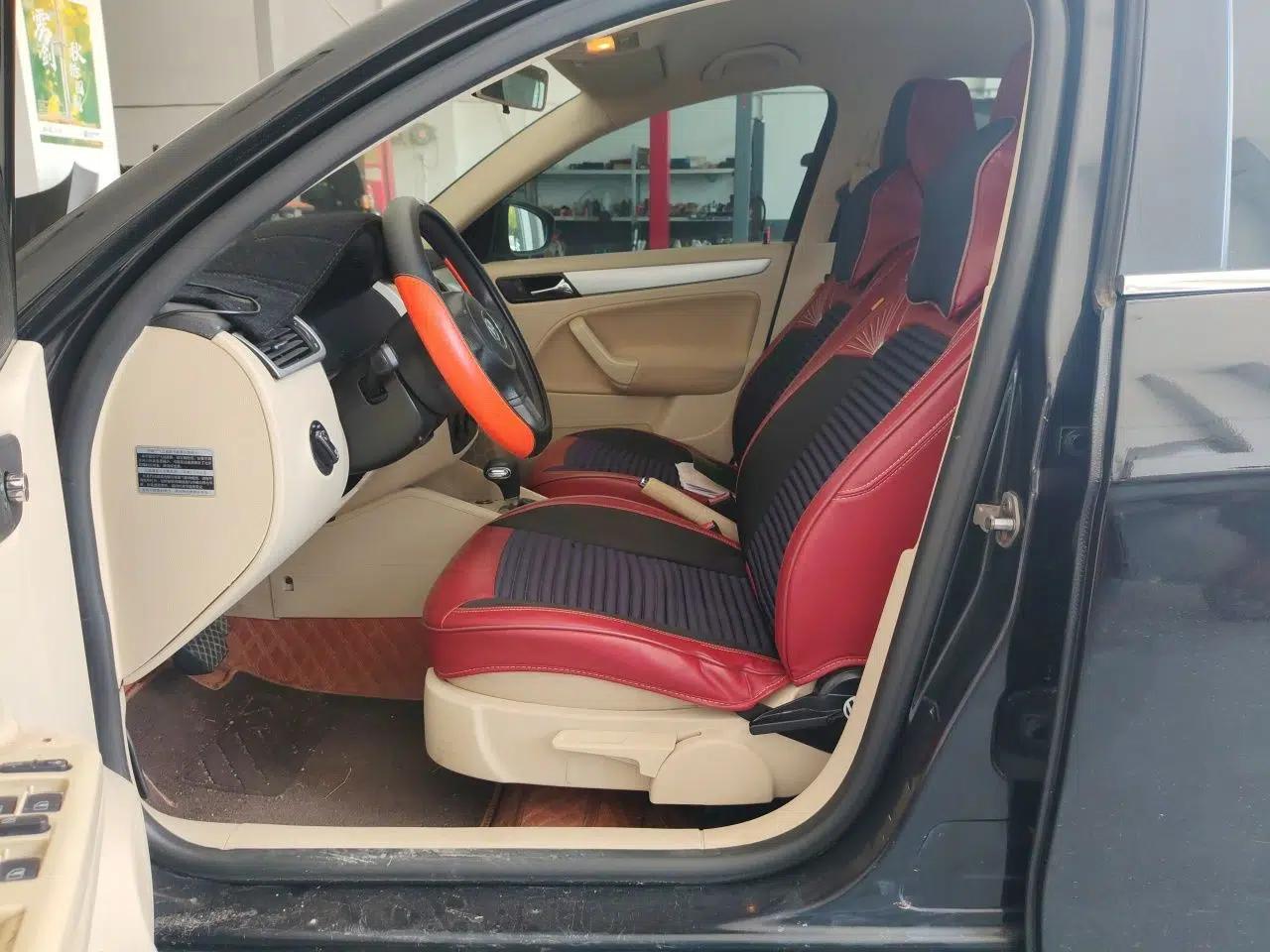 Volkswagen Bora 2012 1.6L Automatic Fashion Edition — миниатюра 15