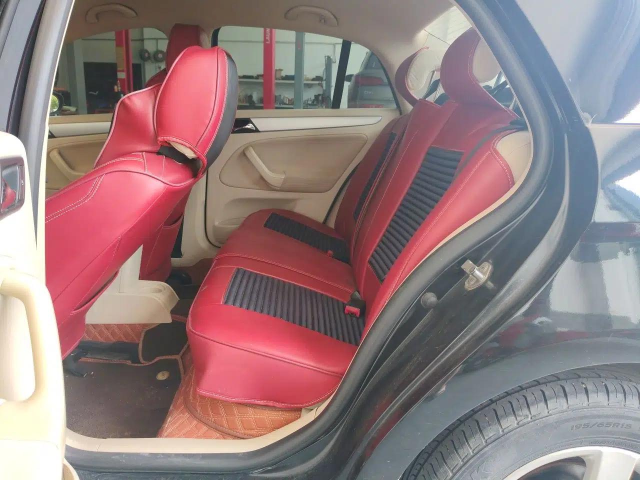 Volkswagen Bora 2012 1.6L Automatic Fashion Edition — миниатюра 17