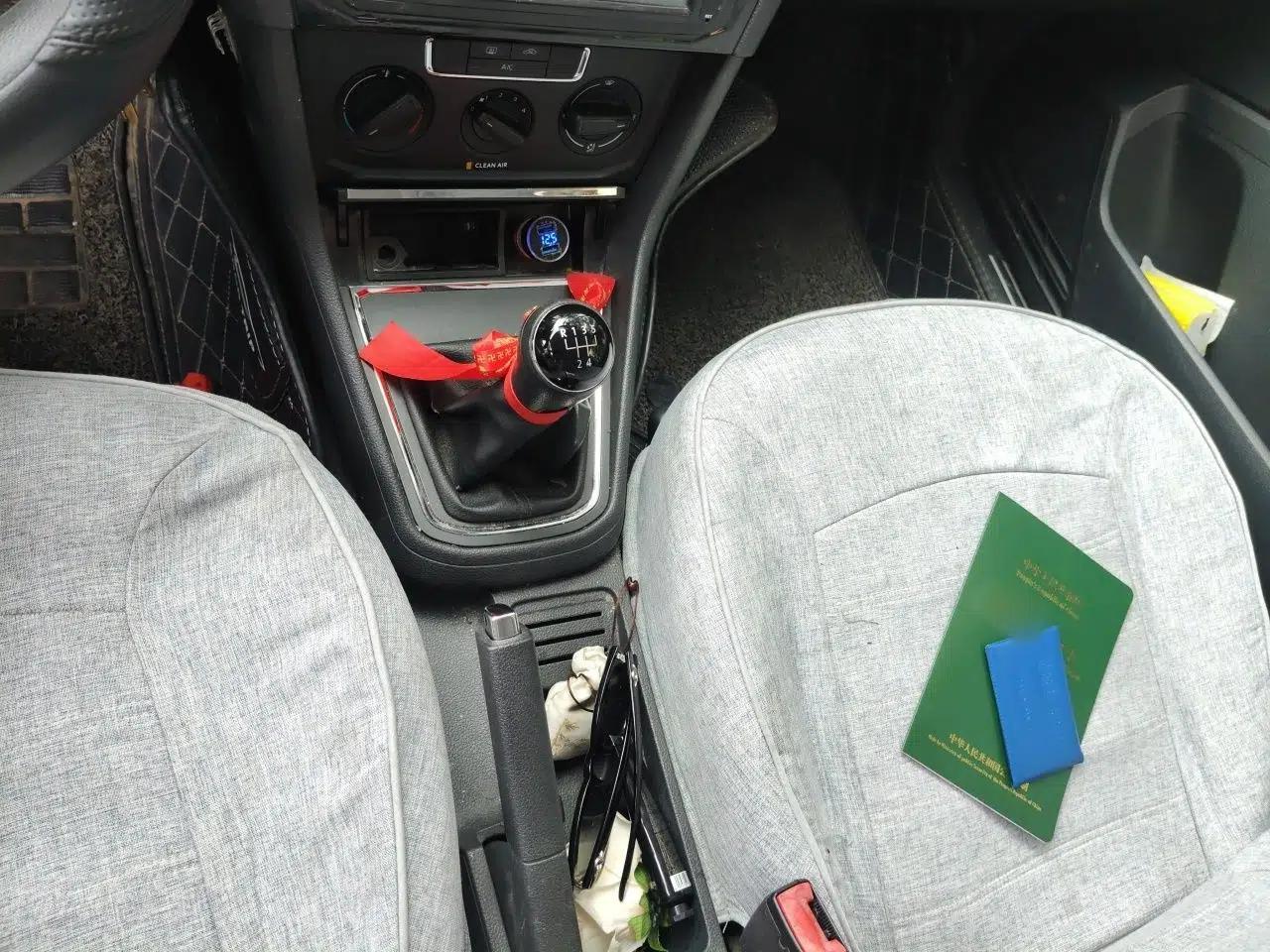 Volkswagen Bora 2017 1.6L Manual Fashion Model — миниатюра 16