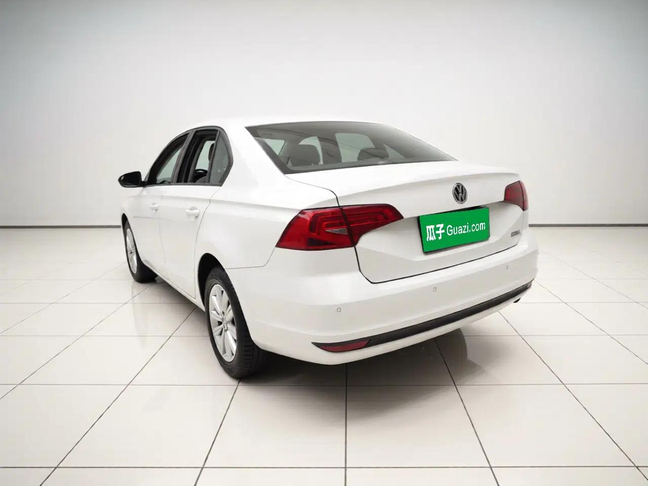 Volkswagen Bora 2017 1.6L Manual Fashion Model — миниатюра 3