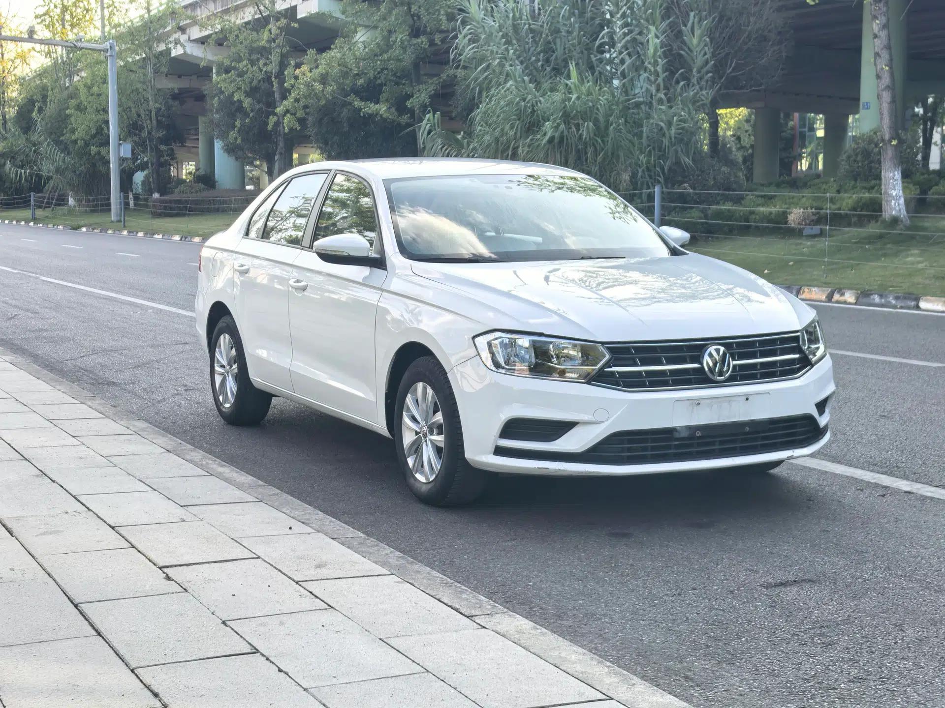 Volkswagen Bora 2017 1.6L Manual Fashion Model — миниатюра 8