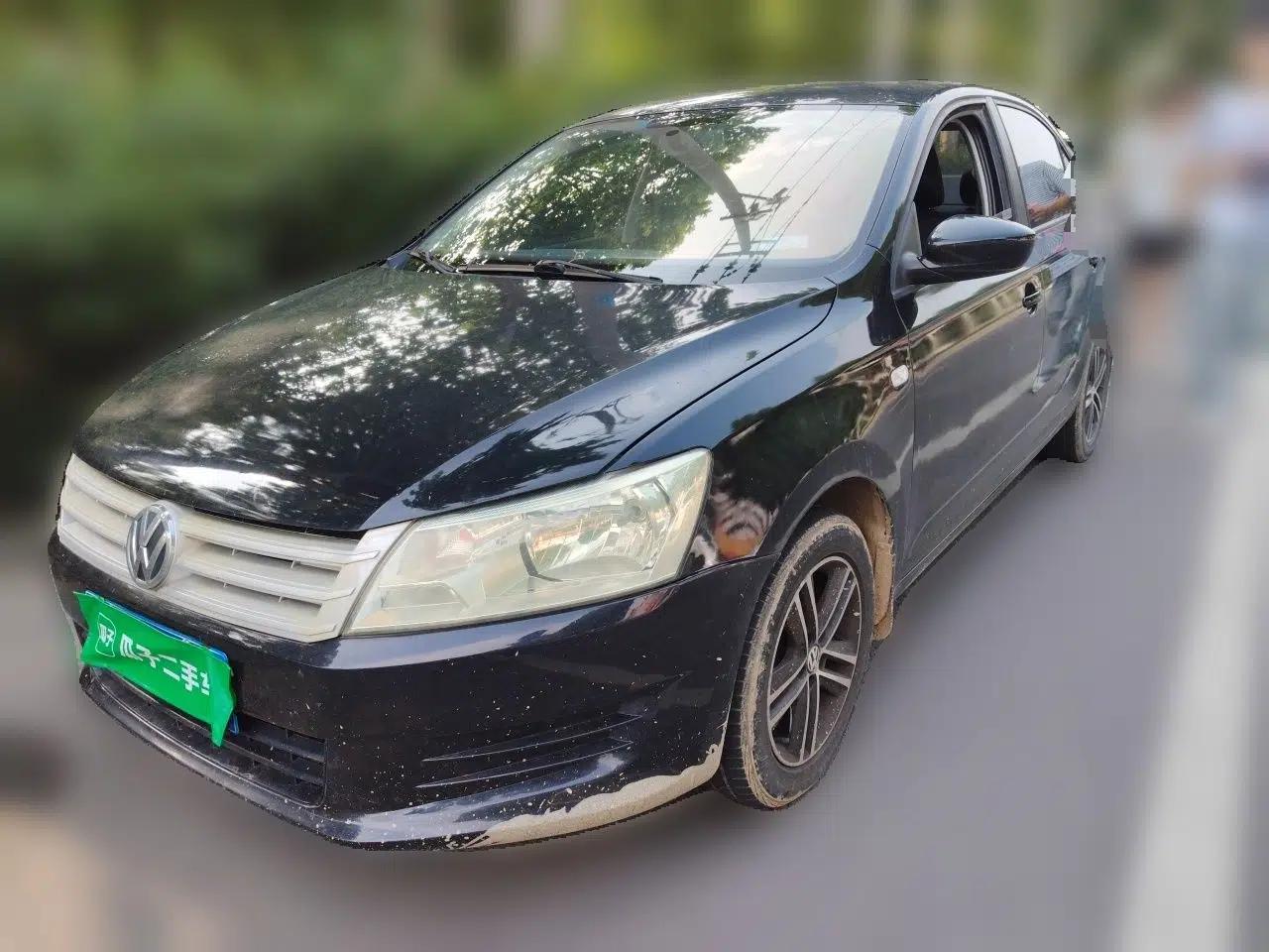 Volkswagen Santana 2013 1.6L Manual Fashion Edition — миниатюра 1