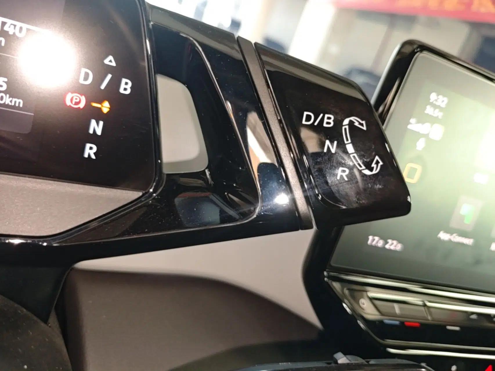 Volkswagen ID.3 2024 Outstanding Edition — миниатюра 16