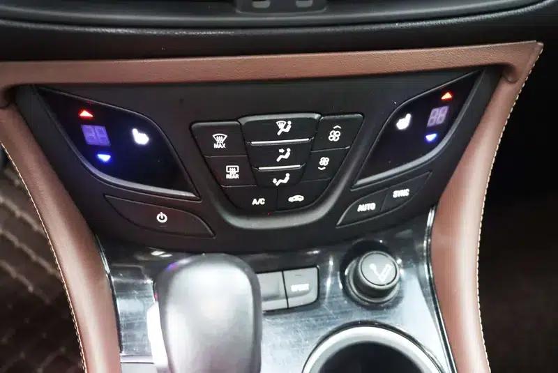 Buick Envision 2018 28T AWD Elite — миниатюра 10