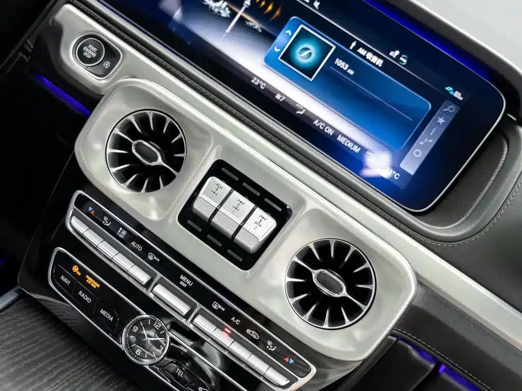 Mercedes-Benz G-Class 2024 G 500 Collector's Edition — миниатюра 24