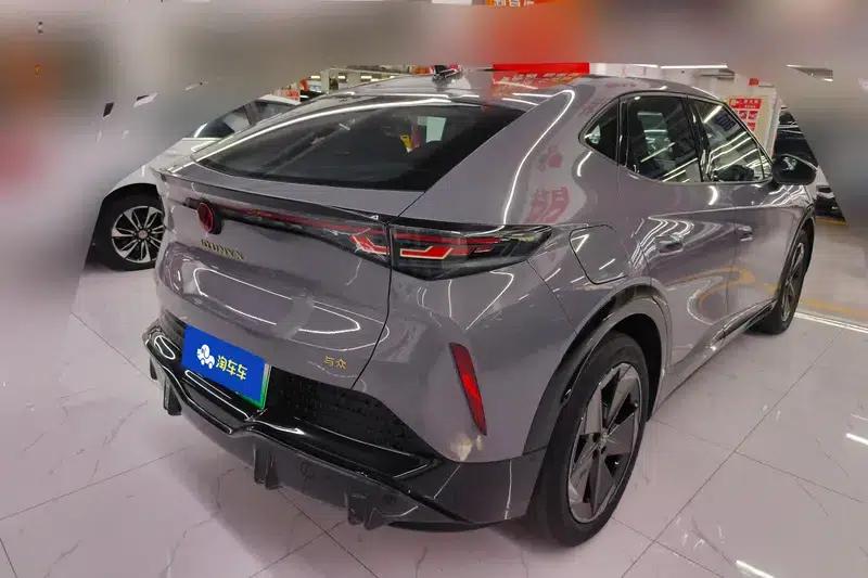 VW 06 2024 Facelift Pro with Long Range — миниатюра 3