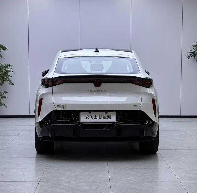 VW 06 2024 Facelift Pro with Long Range — миниатюра 4