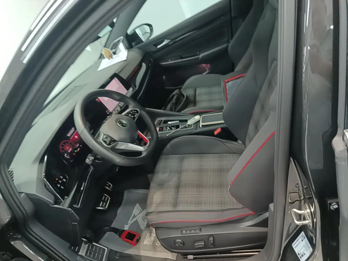 Volkswagen Golf GTI 2023 380TSI DSG GTI — миниатюра 17