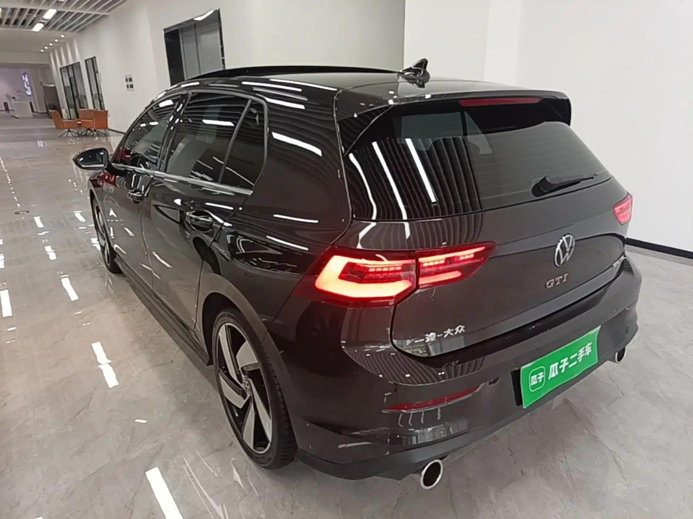 Volkswagen Golf GTI 2023 380TSI DSG GTI — миниатюра 8